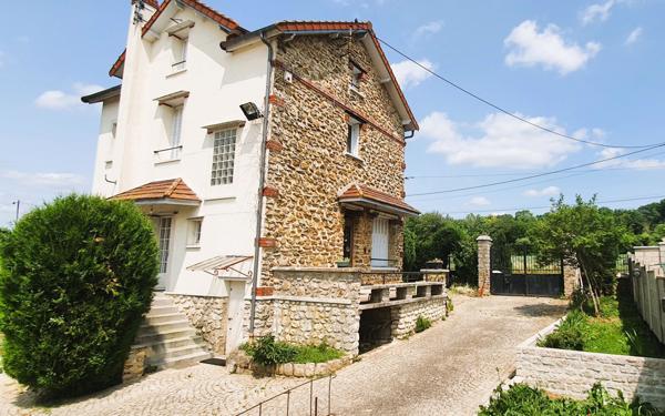 Maison à vendre    5 pièces •  Brie-Comte-Robert