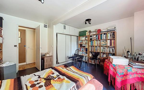 Appartement à vendre    6 pièces • 144 m2 Suresnes