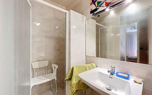 Appartement à vendre    6 pièces • 144 m2 Suresnes