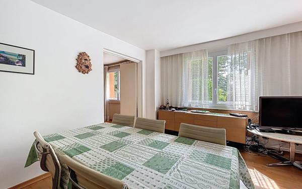 Appartement à vendre    6 pièces • 144 m2 Suresnes