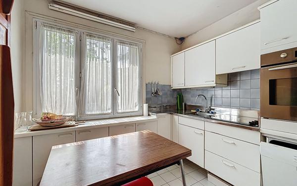 Appartement à vendre    6 pièces • 144 m2 Suresnes