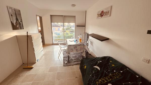 Avallon (89200) Appartement meublé situé au premier étage avec balcon proche du stade d'environ 26 m2 au prix de 35 000 € F.A