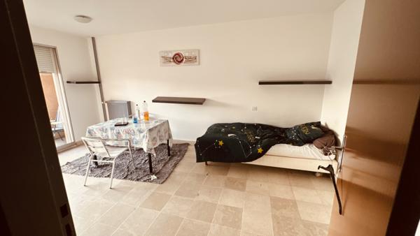 Avallon (89200) Appartement meublé situé au premier étage avec balcon proche du stade d'environ 26 m2 au prix de 35 000 € F.A