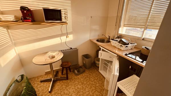 Avallon (89200) Appartement meublé situé au premier étage avec balcon proche du stade d'environ 26 m2 au prix de 35 000 € F.A