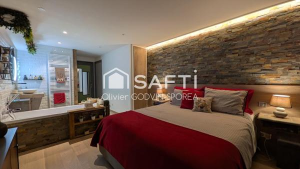 Découvrez ce bijou de 59m², situé au 4e étage d'une résidence baignée de soleil. Ce bien rare allie luxe, confort moderne et vue panoramique sur les sommets.