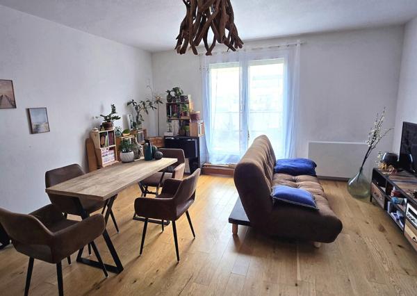 Grand T2 avec terrasse et garage indépendant