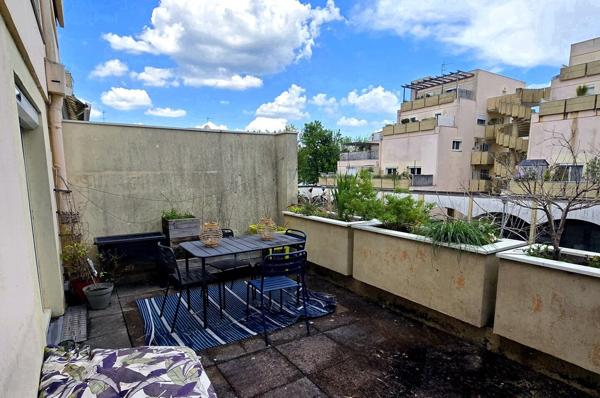 Grand T2 avec terrasse et garage indépendant