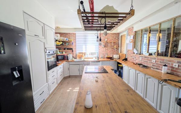 Maison à vendre    7 pièces •  Malissard