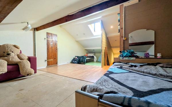 Maison à vendre    7 pièces •  Malissard