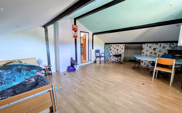 Maison à vendre    7 pièces •  Malissard