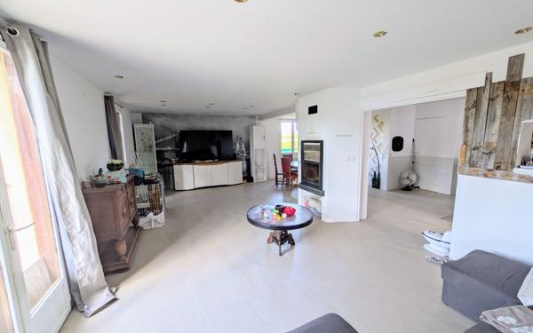 Maison à vendre    7 pièces •  Malissard