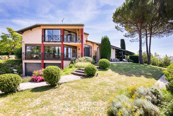 Maison d’architecte avec piscine et vue exceptionnelle proche de Montauban