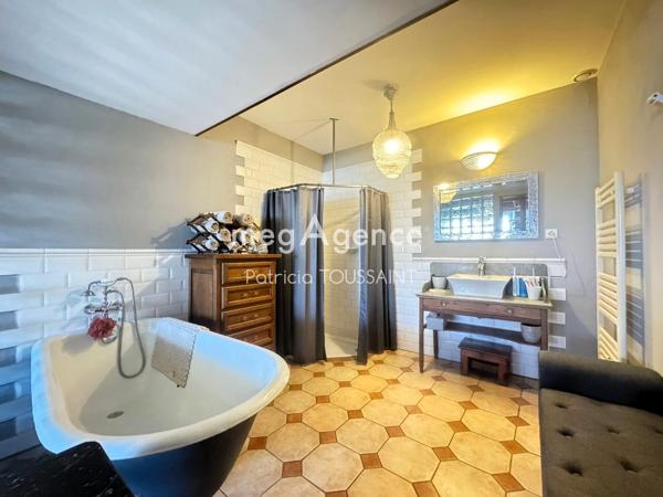 Maison à LAVERNOSE-LACASSE, 31410 - 7 pièces 241m²