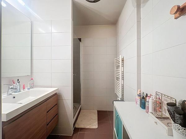 Appartement Suresnes 1 pièce(s) 31 m2