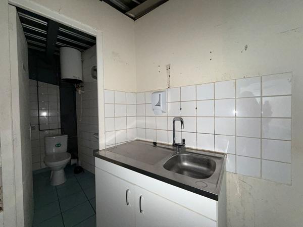 Local commercial / professionnel 150 m² ? Stadium
