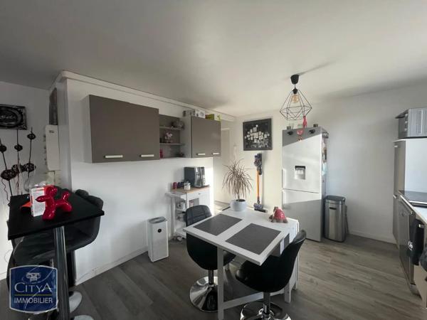 Appartement à louer 3 pièces 54.26m² Le Genest-Saint-Isle (53940)