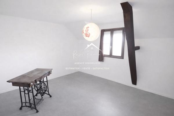 RARE sur cette commune ! Agréable terrain et un garage de 40 m2