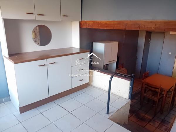 RARE sur cette commune ! Agréable terrain et un garage de 40 m2