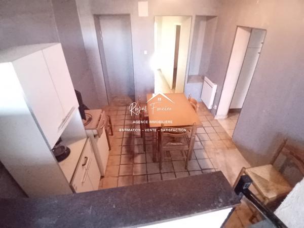 RARE sur cette commune ! Agréable terrain et un garage de 40 m2