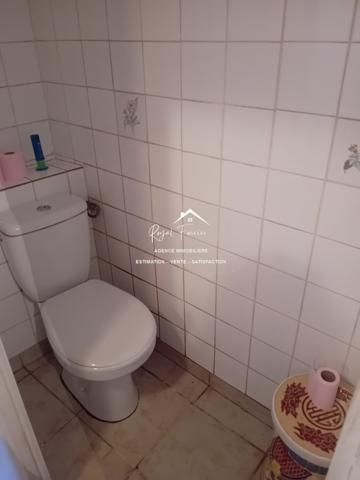 RARE sur cette commune ! Agréable terrain et un garage de 40 m2