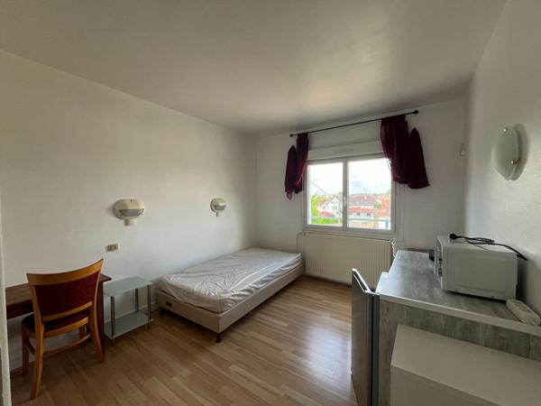 Immeuble Nevers 18 studios + un T3, rentabilité excellente, meublé, airbnb, 2h30 PARIS, ancien Hôtel