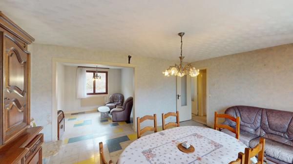 BAR LE DUC : Maison sur sous sol 80m², 4 pièces, 2 chambres, quartier calme et recherché