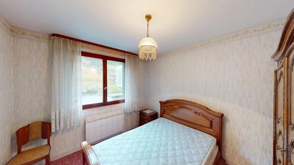 BAR LE DUC : Maison sur sous sol 80m², 4 pièces, 2 chambres, quartier calme et recherché