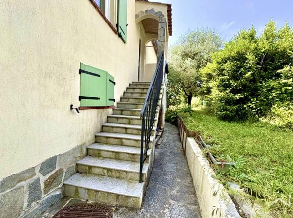 Saint-Jeannet (06640) ST JEANNET / MAISON INDIVIDUELLE / PISCINABLE / TERRAIN 1500M²