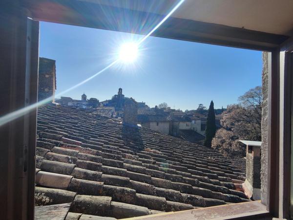 Lourmarin, beau duplex rénové , lumineux. 229 000 €