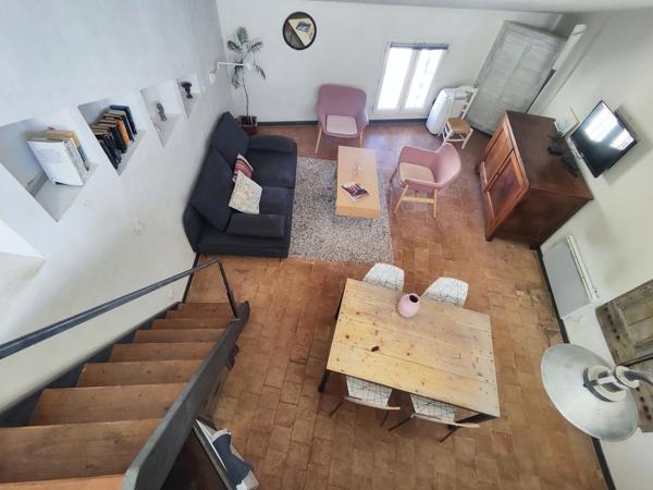 Lourmarin, beau duplex rénové , lumineux. 229 000 €