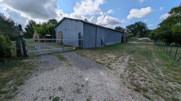 ENSEMBLE IMMOBILIER ZONE COMMERCIALE ARTISANALE Cartelègue (33390)