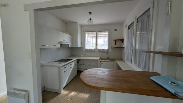 ENSEMBLE IMMOBILIER ZONE COMMERCIALE ARTISANALE Cartelègue (33390)