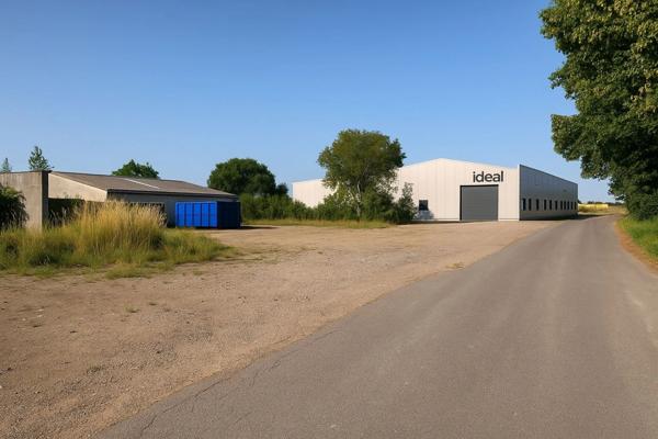 LOCAL de 1200 m2 sur une terrain de 5500m2