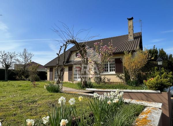 PAVILLON  A DEOLS AVEC VIE DE PLAIN PIED