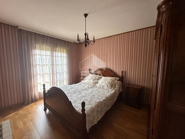 PAVILLON  A DEOLS AVEC VIE DE PLAIN PIED