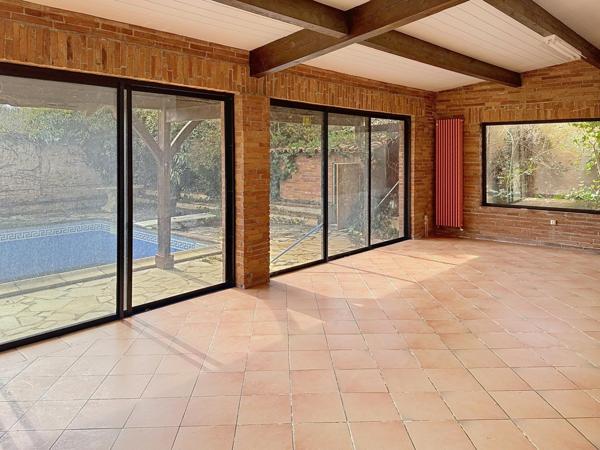 Hangar pour activité professionnelle et de rapport