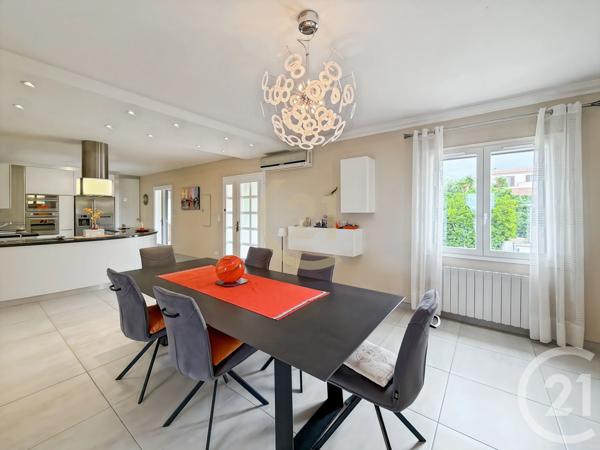 Maison à vendre  8 pièces - 208 m 2   MONTICELLO  - 202