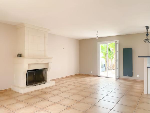 Maison 3/4 chambres Plain-pied 114 m2 sur parcelle de 810 m2, Sainte soulle 17220