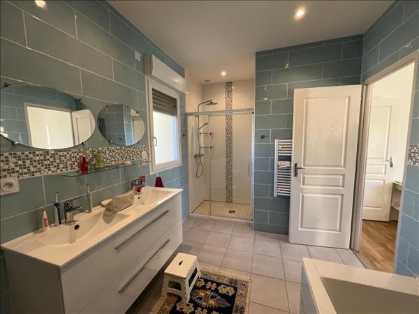 Maison à vendre |  Lalinde |  6 pièces | 180 m²