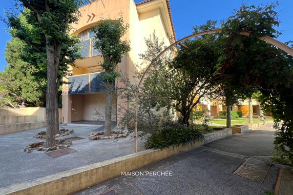 Fréjus (83600) ROMAN