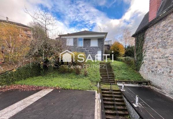 Maison en très bon état avec 4 garages