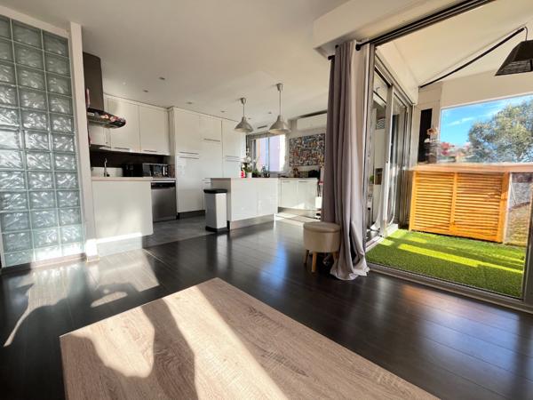 Appartement Antibes 3 pièce(s) 65 m2 + Piscine + Box Fermé