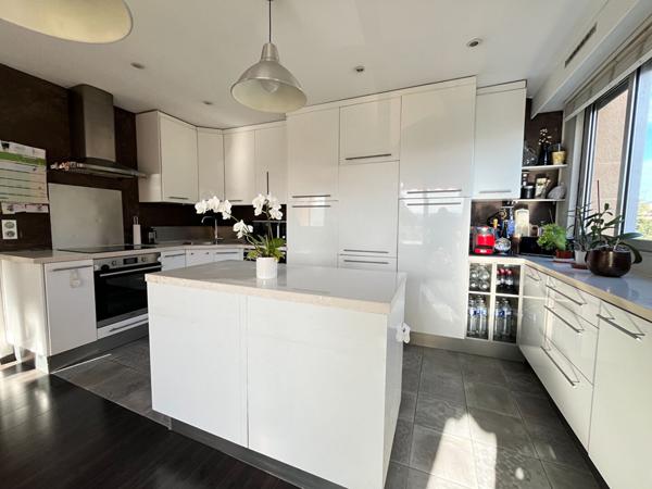 Appartement Antibes 3 pièce(s) 65 m2 + Piscine + Box Fermé