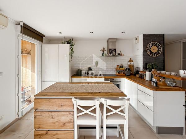 EXCLUSIVITÉ ERA PROVAIX appartement Aix En Provence 3 pièces- terrasse 74 m2- Garage.