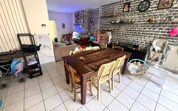 Immeuble à vendre    6 pièces • 198 m2 Saint-Quentin