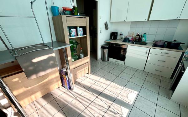 Immeuble à vendre    6 pièces • 198 m2 Saint-Quentin