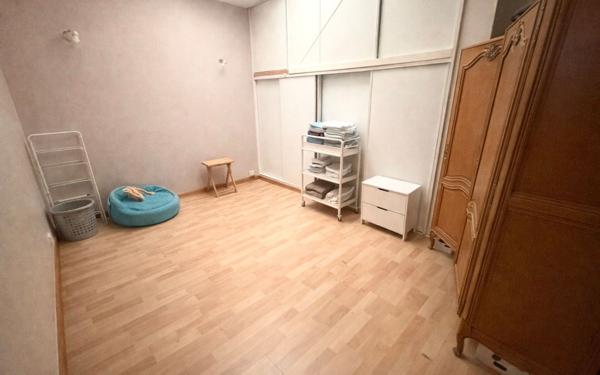 Immeuble à vendre    6 pièces • 198 m2 Saint-Quentin