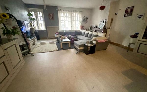 Immeuble à vendre    6 pièces • 198 m2 Saint-Quentin