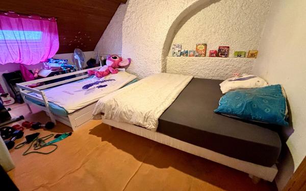 Immeuble à vendre    6 pièces • 198 m2 Saint-Quentin