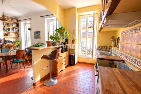 Marseille 4ème Cinq Avenues Longchamp / Appartement lumineux